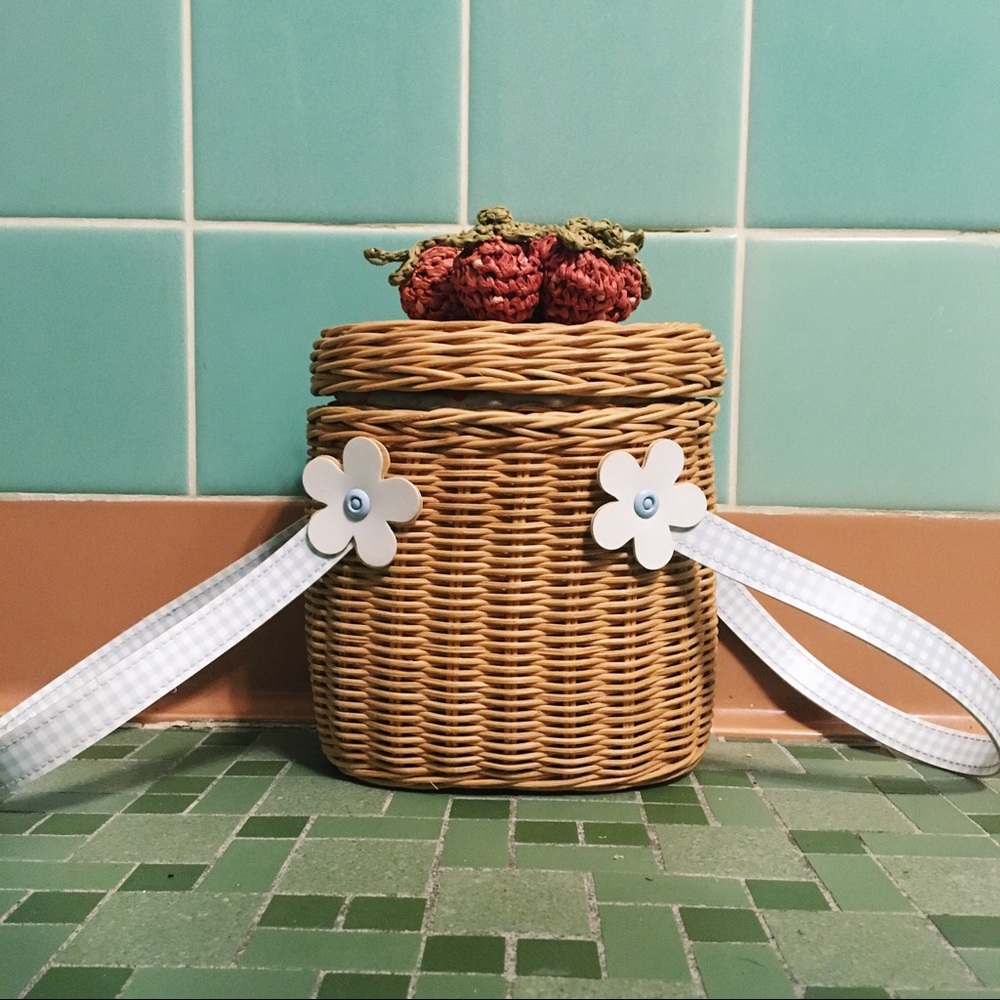 vintage strawberry patch basket purse